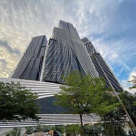 Appartamento Arte Mont Kiara By Cozynest Kuala Lumpur Esterno foto