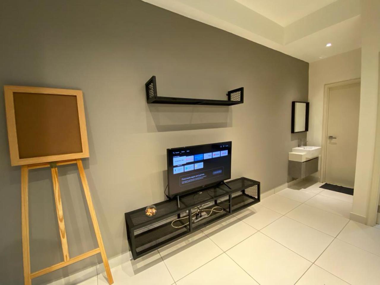 Appartamento Arte Mont Kiara By Cozynest Kuala Lumpur Esterno foto