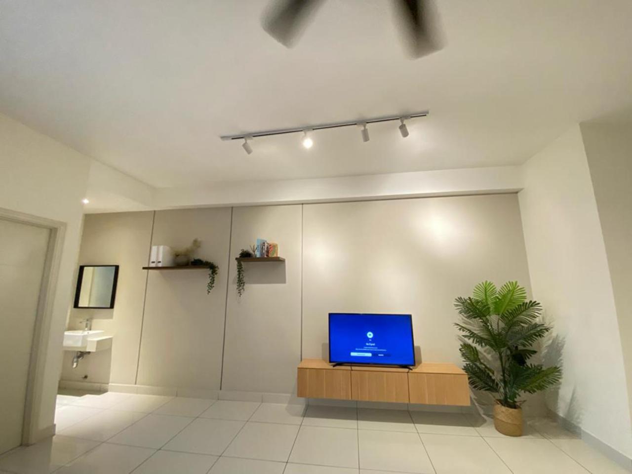 Appartamento Arte Mont Kiara By Cozynest Kuala Lumpur Esterno foto